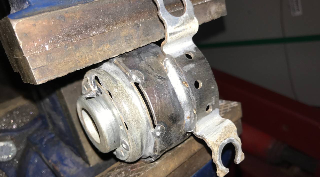 Mount foot welded on